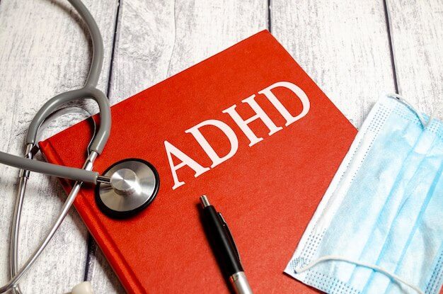 داروهای ADHD علائم بیش فعالی و تکانشگری را کاهش می‌دهند
